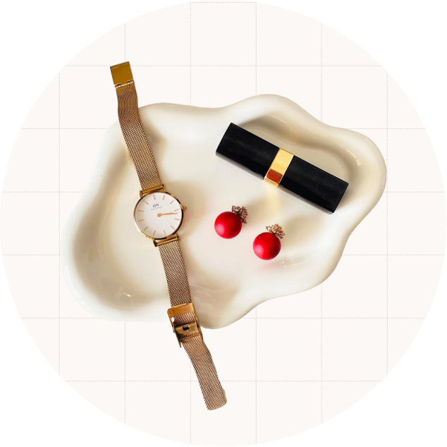 Conviv Ceramic Jewelry Tray in off-white