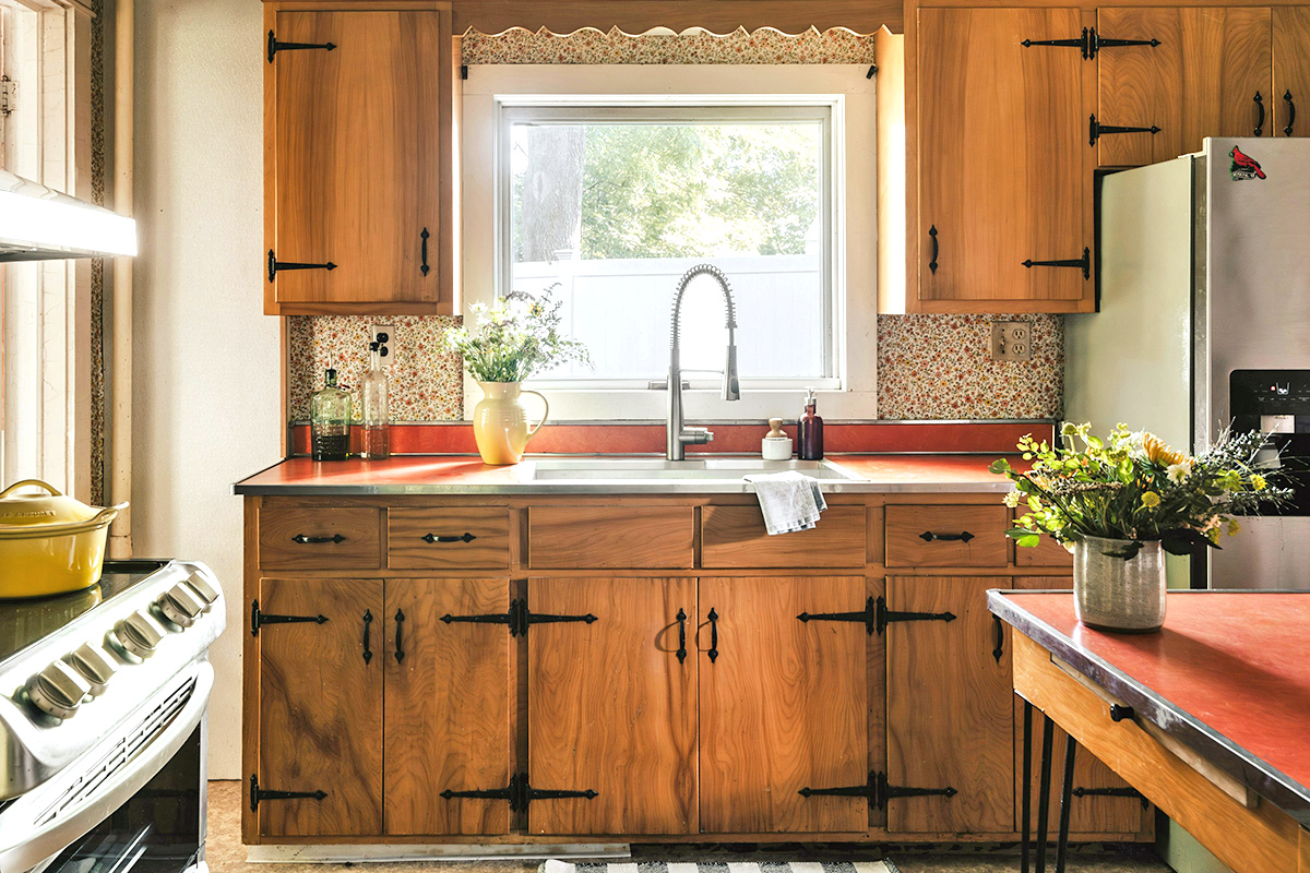 The Easiest Way To Clean Kitchen Cabinets
