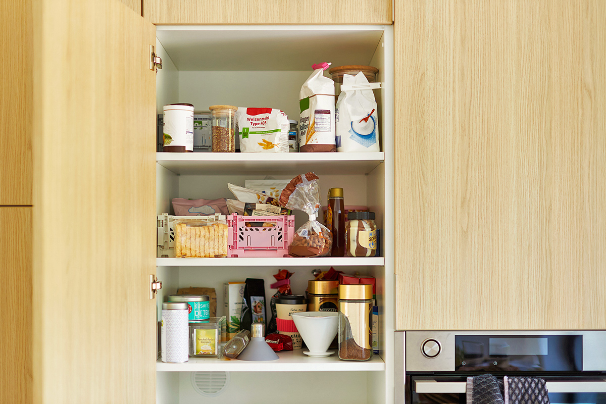 How To Keep Your Kitchen Clutter-Free Year-Round