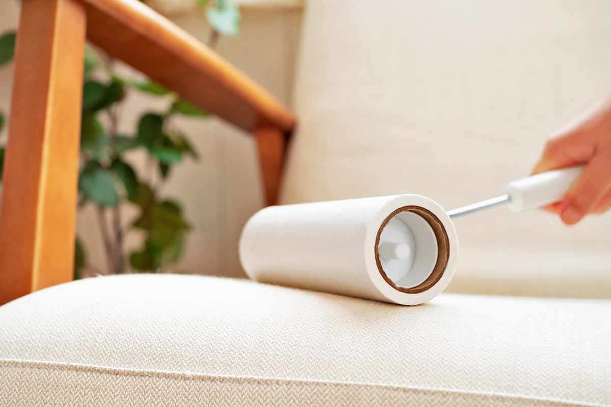 3 Hacks for Dusting Oddly Shaped Items