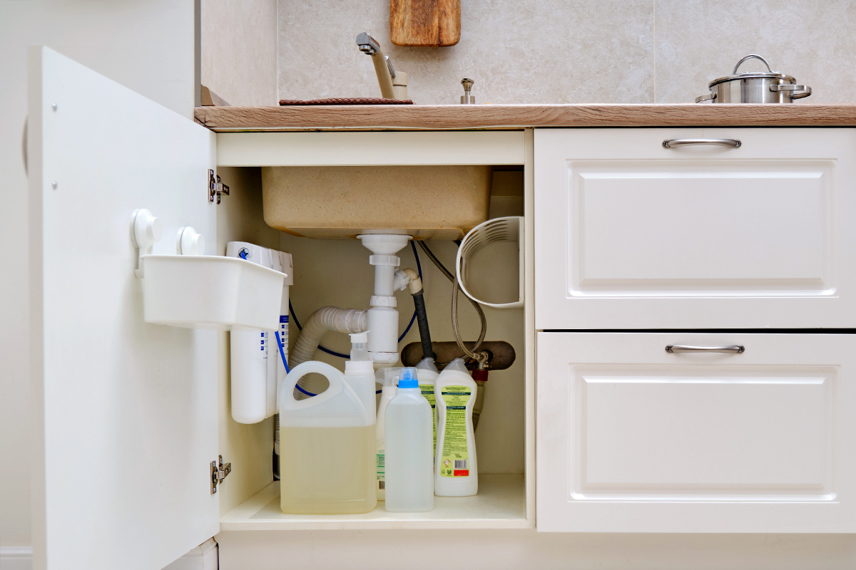 15 Things You Should Never Store Under Your Sink