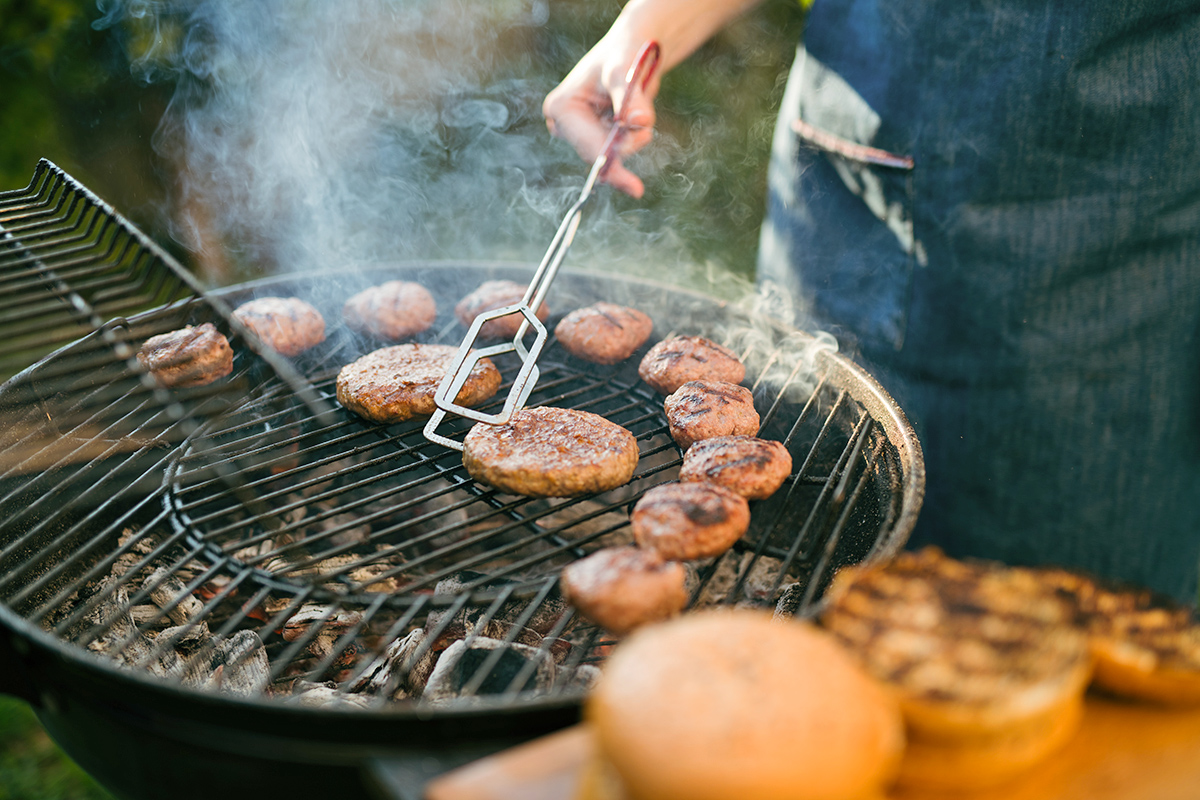 3 Must-Try Grilling Hacks for the Juiciest Burgers of Your Life